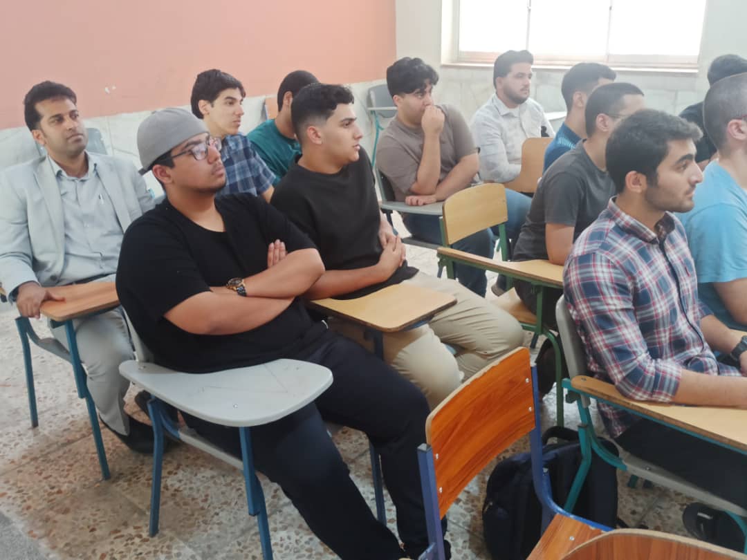 جلسه دوستانه و صمیمی پرسش و پاسخ با فارغ التحصیلان رتبه های برتر کنکور