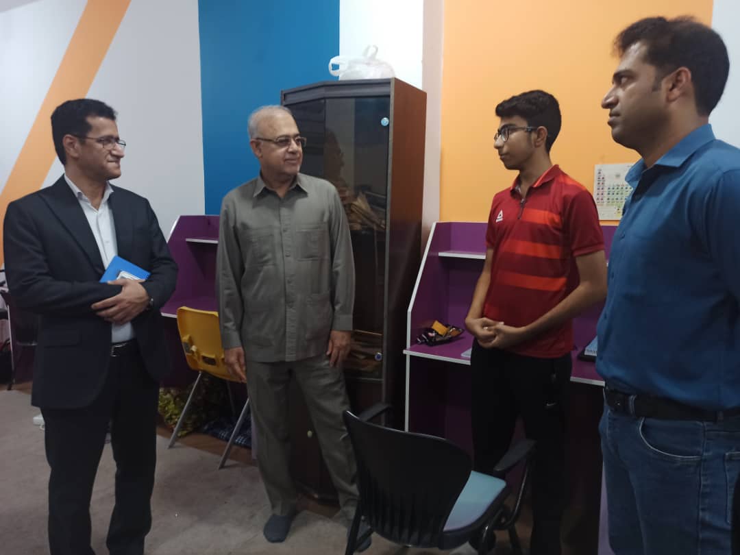 بازدید استاندار هرمزگان از مرکز استعدادهای درخشان شهید حقانی