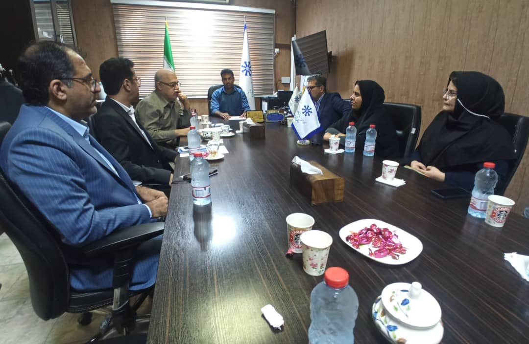 بازدید استاندار هرمزگان از مرکز استعدادهای درخشان شهید حقانی