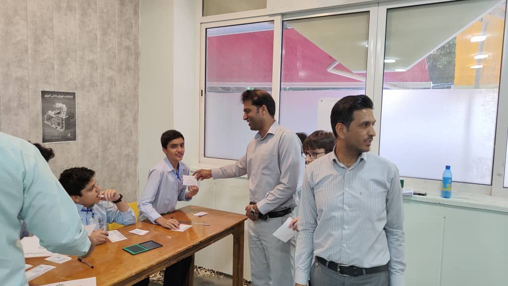 برگزاری انتخابات شورای دانش‌آموزی در مرکز استعدادهای درخشان شهید حقانی