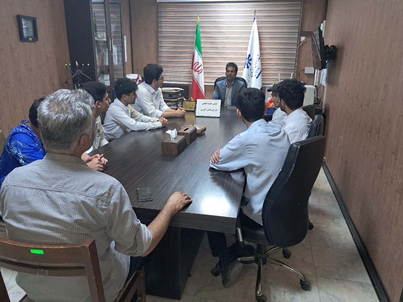 اولین جلسه شورای دانش‌آموزی متوسطه دوم